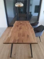 Oak dining table Tyrone, tapered legs in laser-cut sheet metal, oflis edge (natural)