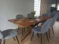 Oak dining table with a frame with a wooden finish - Malta