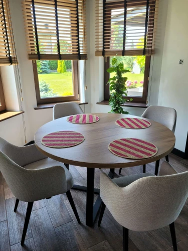 Industrialny rozkładany stół jadalniany - Arizona; zdjęcie z realizacji, blat dąb pradawny